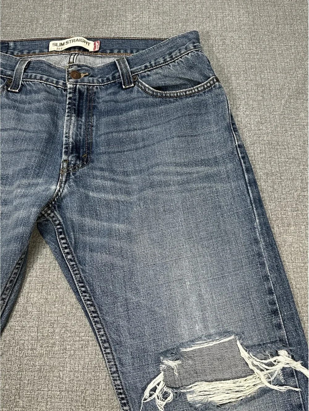Levi’s 514 Slim Straight Jeans Men’s 34x28 Blue Distressed Knee Cotton Denim